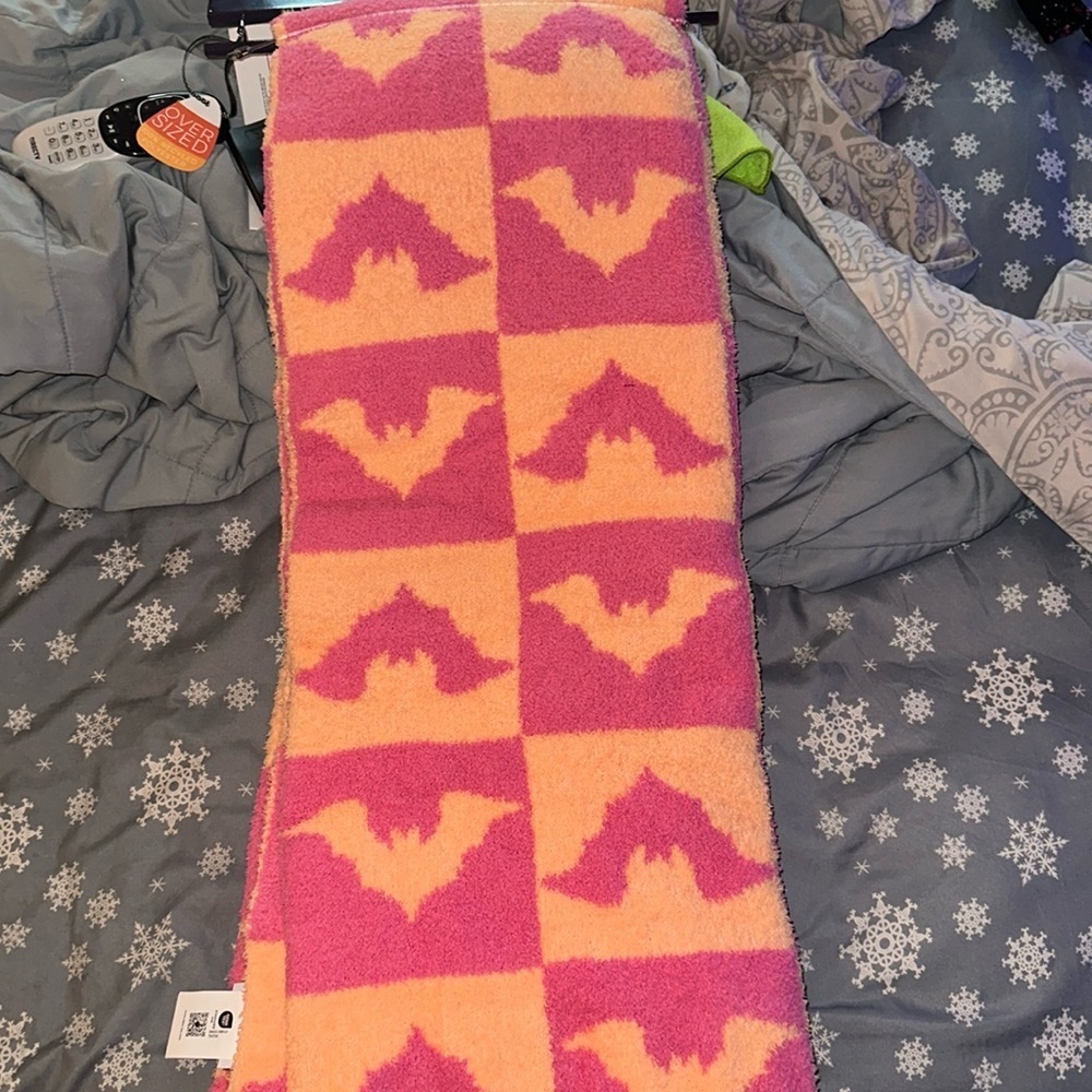 Viral Bat Checkered Oversized Throw Blanket